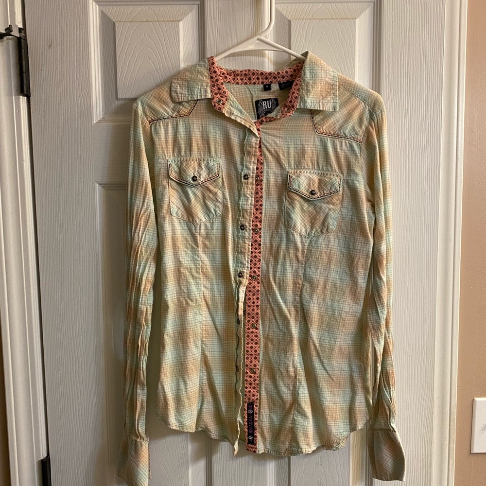 RU Apparel Women’s button down